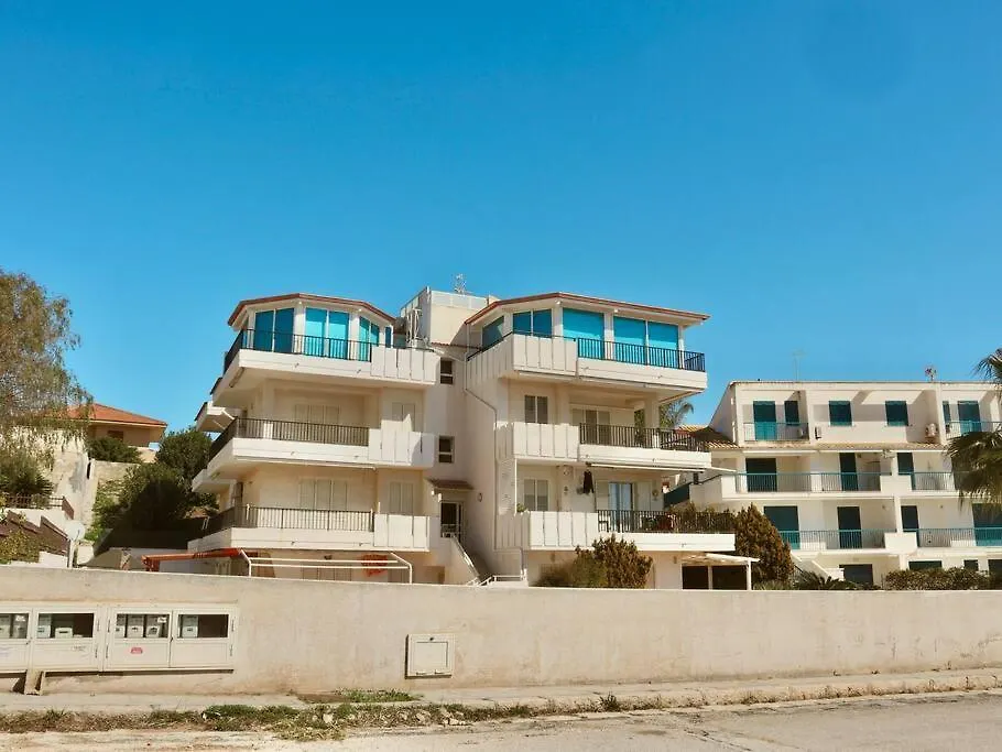 Ale Mare - Attico Con Idromassaggio Vista Mare Daire Marina di Ragusa 0*,  İtalya