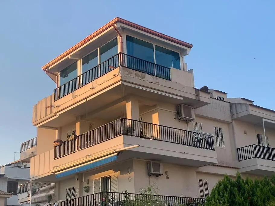 Ale Mare - Attico Con Idromassaggio Vista Mare Apartment Marina di Ragusa Italy