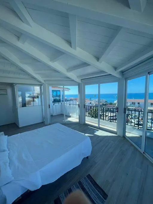 Ale Mare - Attico Con Idromassaggio Vista Mare Apartment Marina di Ragusa Italy