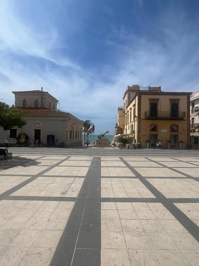 Ale Mare - Attico Con Idromassaggio Vista Mare Apartment Marina di Ragusa